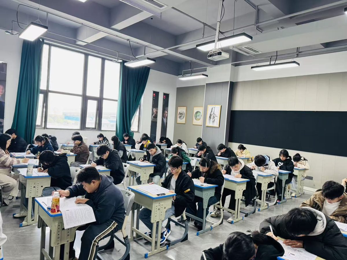 成都单招培训班课堂实拍——西蜀嘉艺单招集训基地教室